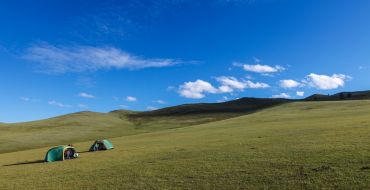 Mongolei - baumlose Steppe
