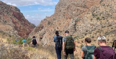 Wandern durch die Gnischik Schlucht
